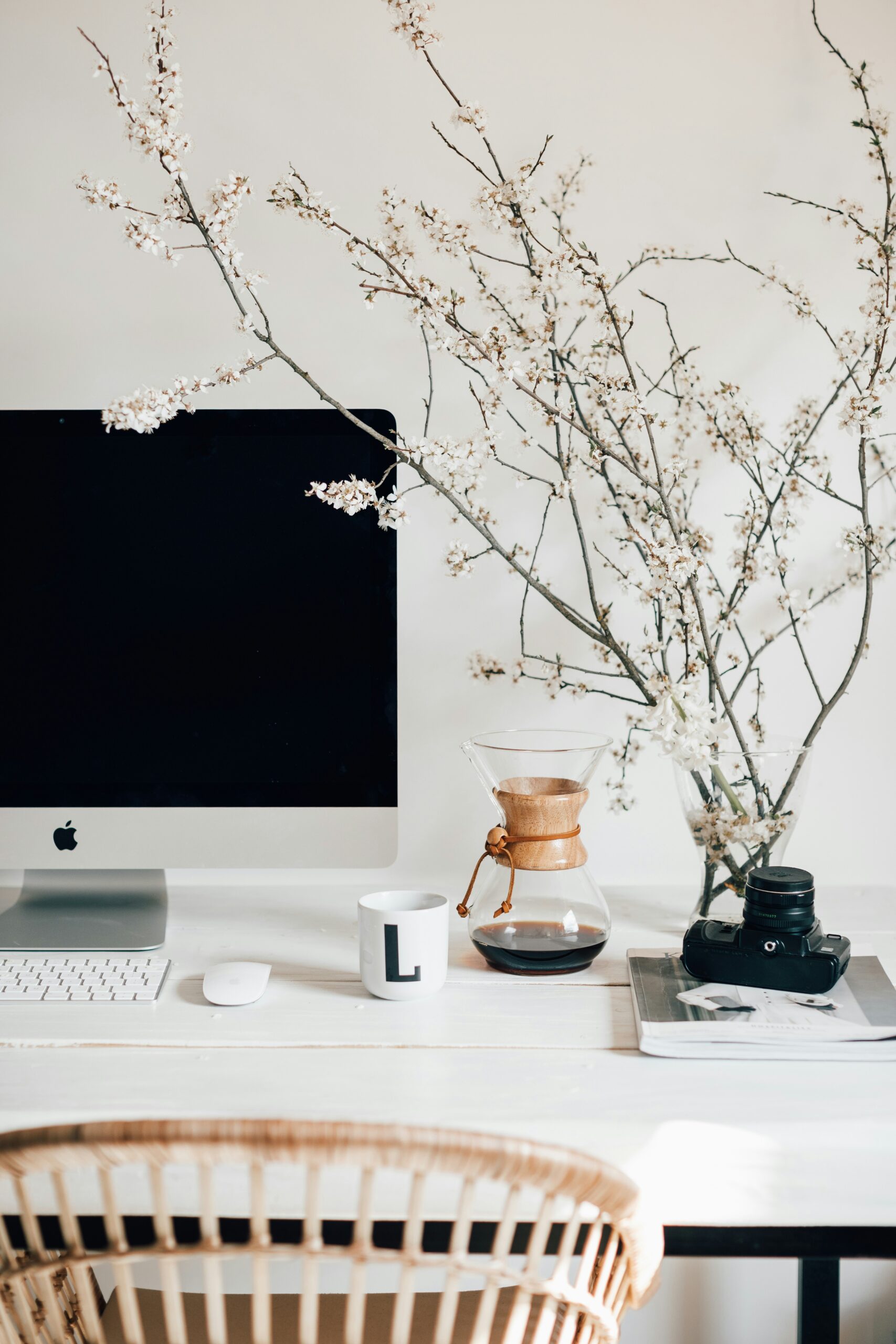 simple side hustle home page laptop